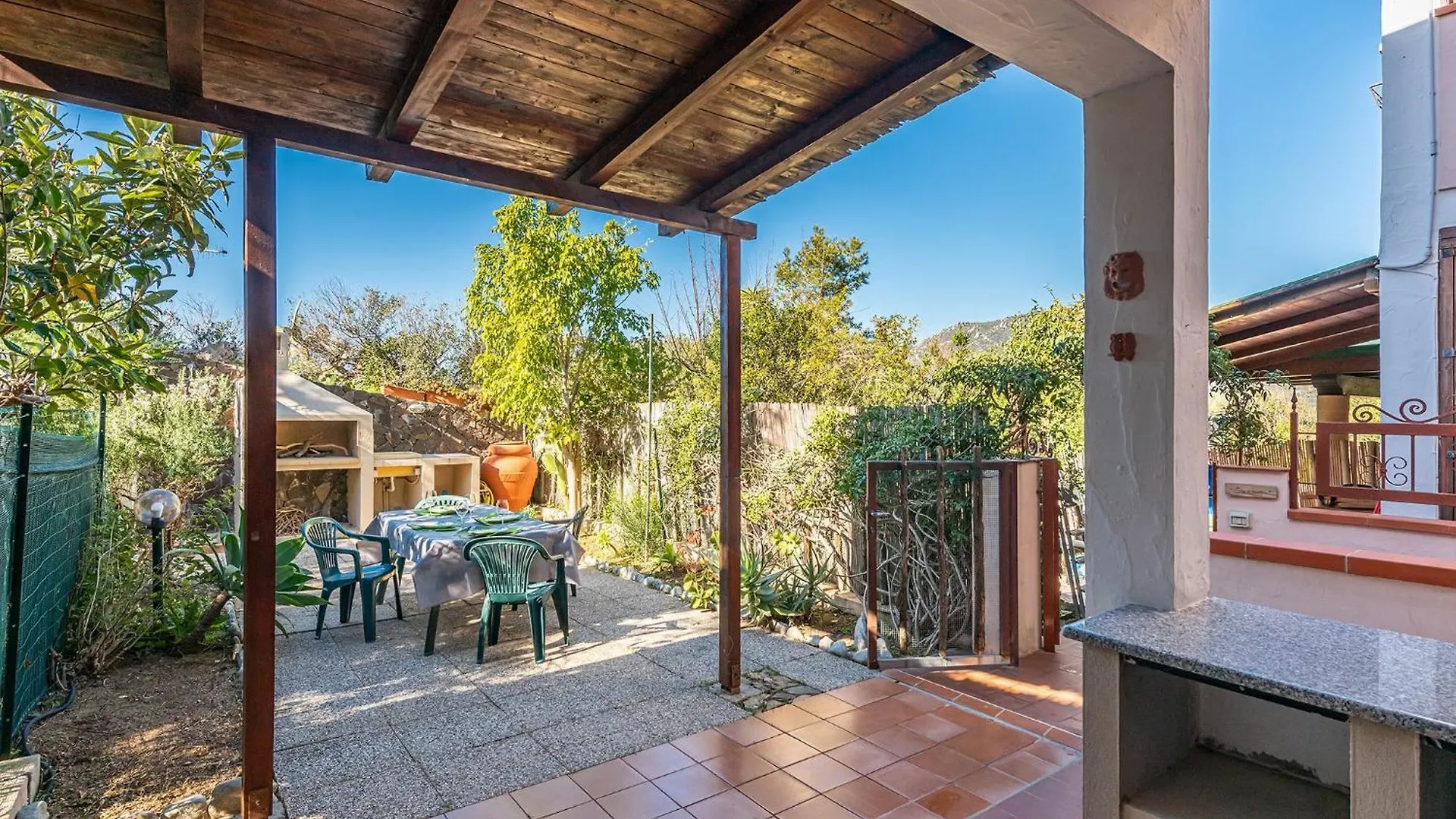 Relaxing Sunlit Getaway Apartman Villasimius