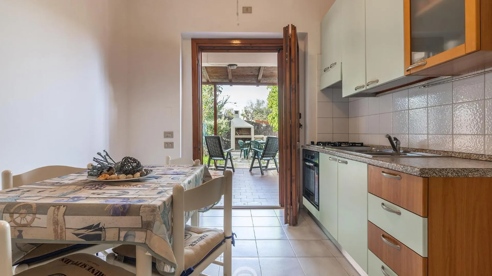 Relaxing Sunlit Getaway Apartman Villasimius